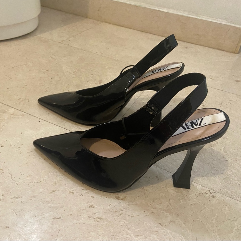 New ZARA Shiny Black Pumps